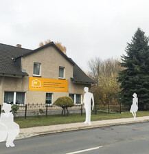 Haus mit Banner