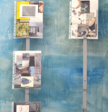 Gregor Kasper – Installationsansicht aus der Serie „Flyerwor