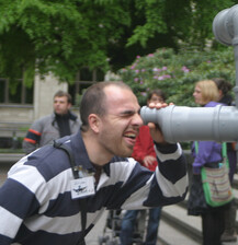 vor dem Museum für Naturkunde Berlin