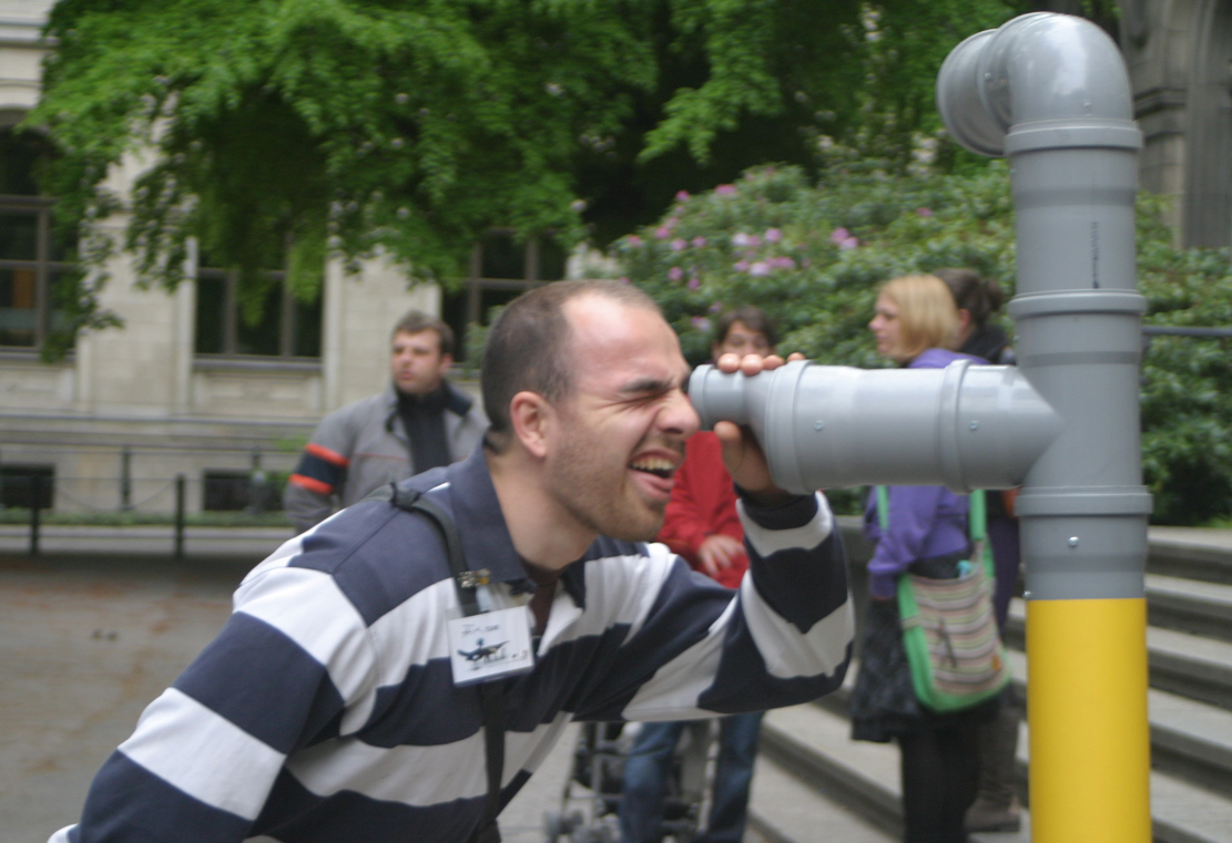 vor dem Museum für Naturkunde Berlin